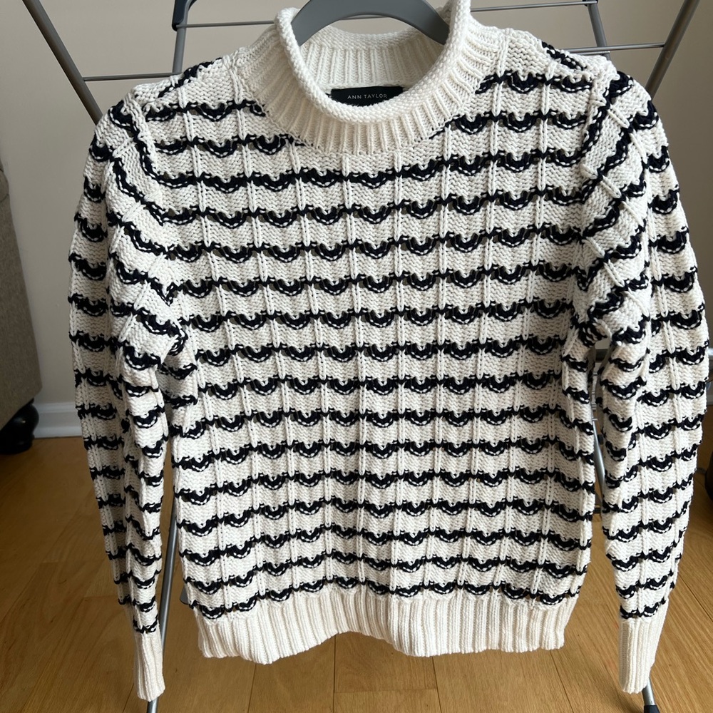 LOFT Black and Cream Patterned Sweater
